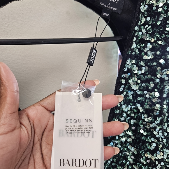 Brand New Cocktail Sequins Dress in beautiful crafted light emerald green shade - Picture 7 of 11